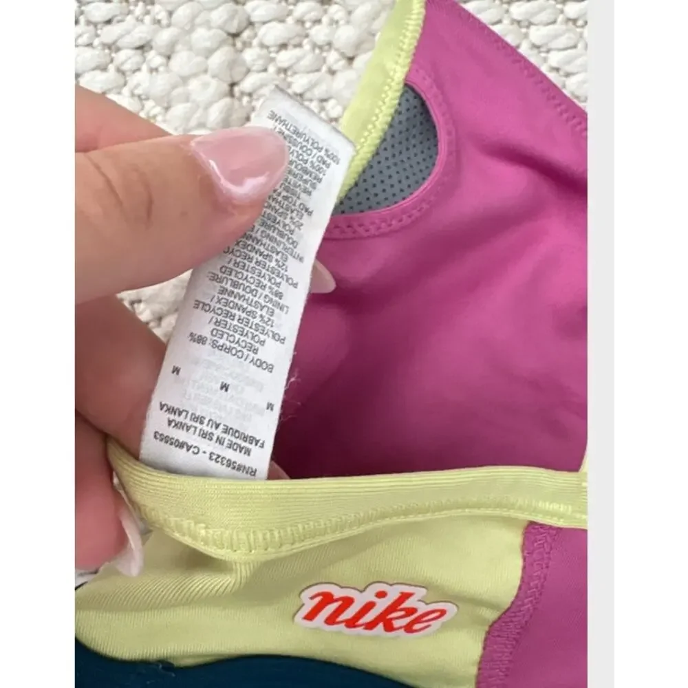 Womens Nike Icon Clash Light Support Sports Bra Size Medium